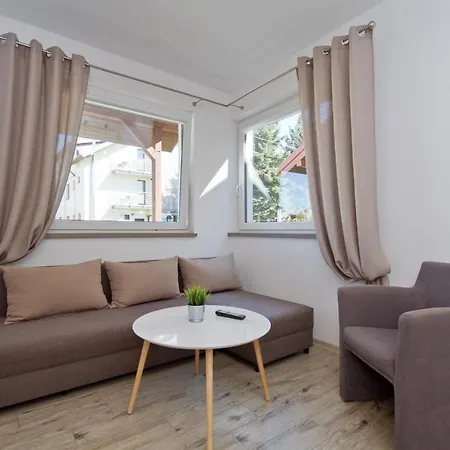 Lili Letniskowe Apartman Karwia
